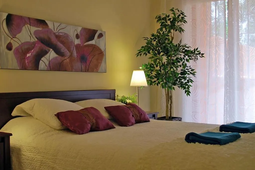 R22 Three Bed Apartment With Spa Marbella 0*,  Spanien